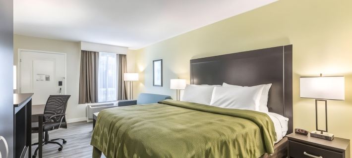 Quality Inn Palm Beach International Airport Отели в г. Уэст-Палм-Бич