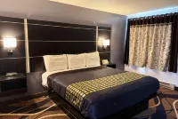Coratel Inn & Suites by Jasper Hastings - parking