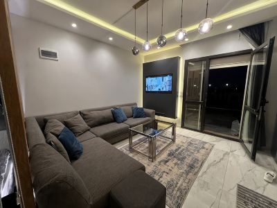 Modern studio in courtyard Beverly hills