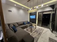 Modern studio in courtyard Beverly hills - parking