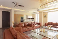 Casa Reina Apartments Gulberg III (Apt 105) - Condos