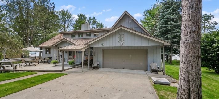 LAKEFRONT HOME w BEACH @ HIGGINS LAKE! Hotels in Roscommon County
