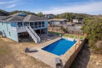 Central Obx Home with Pool, Mini Golf, 2 Suites, EV, Screened Patio, Outer Banks - 沙灘