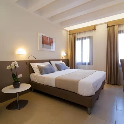 Leone Hotel Hotels near Venice Casino