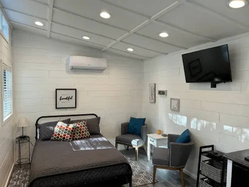 Tiny House for two nestled under massive oaks in Southern Oklahoma. - 3-Star