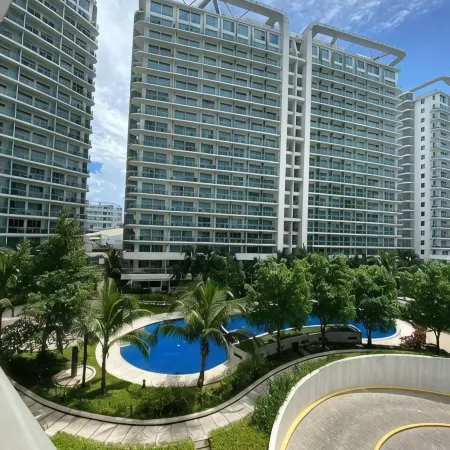 Cozy 1Br Cityview with Balcony and Near Airport