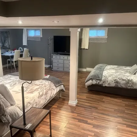 Ultra-clean basement apartment near Montreal airport!