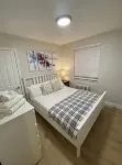 Newly Renovated 2 Bedroom Apartment on the Lakeshore in Port Credit. - balcony
