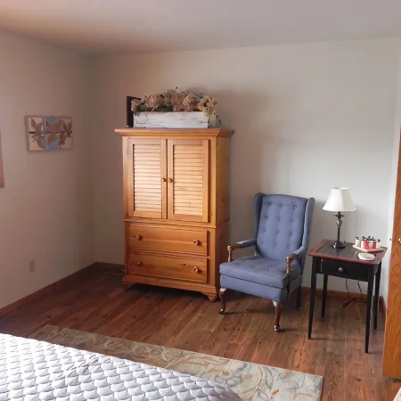 Walking distance to downtown Fish Creek, DC Auditorium and Peninsula State Park.