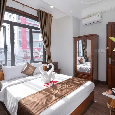 Jade Hotel Hotels near Hung Vuong Inn