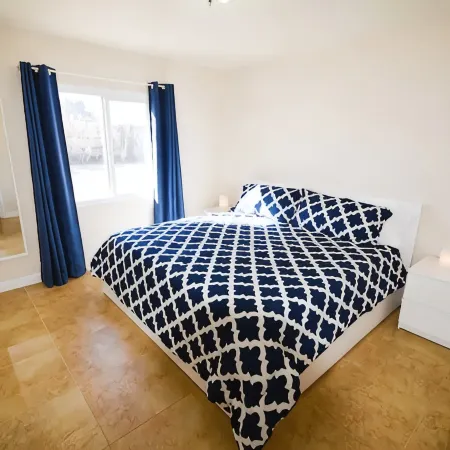 Newly Renovated Charming 3 bedroom Las Vegas Home Отели рядом с достопримечательностью «Амфитеатр Хендерсона»