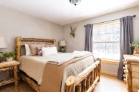 4-bedroom cabin just 10 minutes from Adirondack Park