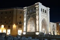 Central Plaza