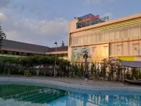Three Eight Front One Boutique Batu Malang - Pools