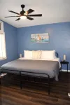 Keepin' It Reel. 4 Br Waterfront Home with 2 Slip Boathouse/EV CHG/Tankless WH! - 3つ星