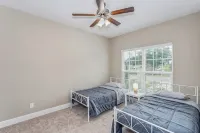 Lovely Town-home in Pensacola - - Wifi