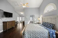 A Relaxing Retreat with Pool and Heated Jacuzzi near Sequoia Parks