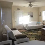 Wildwood apt 4.5 blocks from the beach , huge yard - Apartments