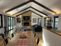 Ivy Kirk Cottage in the Village of Pinehurst - 홈스테이