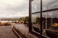 Coastal Calm | Luxe Stay with Views, Bath & Fire. - Apartments
