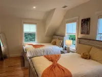 Charming 3-bedroom w/loft.New Construction home with AC,WiFi. Short walk to town - 4-Star