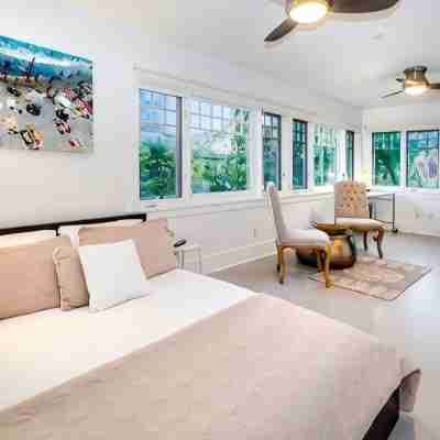 Bright, Spacious & Charming Beach House Steps from Ocean Rooms
