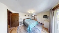 Webster Lake - One Home -Two Apartments - バルコニー