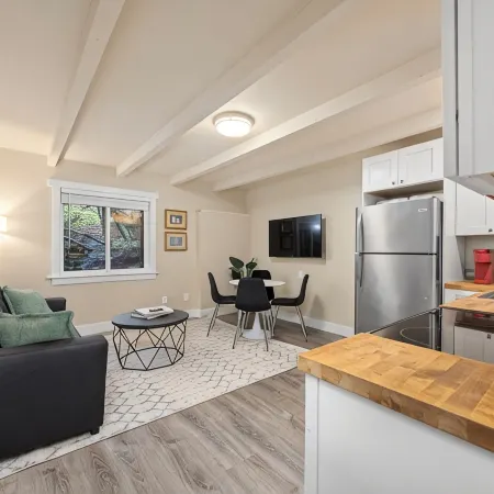 Cozy 1-bedroom forest retreat in gorgeous Bellingham