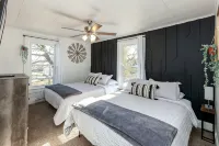 The CORN CRIB: Spa - Game Room - BBQ - Office - DOWNTOWN - Sleeps 14 - 4つ星