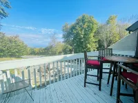 Just minutes from Beech Mtn Ski Resort /Townhome /Fire Pit & Fireplace / Pets OK - Balcony