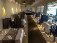 The Yacht Hotel - Breakfast