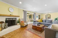 Optional Heated Pool,  Remodeled House! Just 2 blocks to Disneyland - مسبح خاص