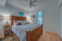 The Regatta-Waterfront Gem with Breathtaking Views & Guest House - 4-Star
