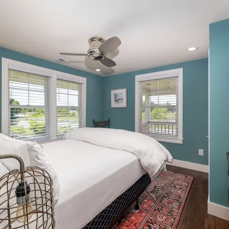 Waterfront Cape May canal property 5min to beach landscaped grounds