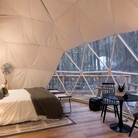 “Climber's Den” Rare Cliffside Stay w/ HotTub RRG