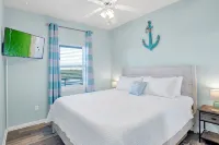 304-D Across from the Beach and dining and entertainment. Elevator - Boutique