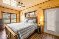 Indoor Pool, BunkRoom, Hot Tub, 1.5 Mile to Strip - Private Pool