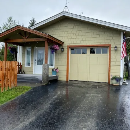 Gracie's Homer House; Home With A View