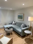 Downtown Mystic - Newly Renovated Apartment - 3-Star