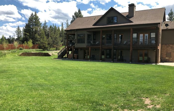River Front Front Property with Hot Tub! Bring the Dogs!