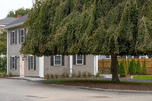 3 BR in the Heart of Middletown, Minutes from Beach! - 4つ星