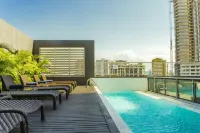 Onomo Hotel Dar es Salaam - Yüzme Havuzu