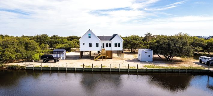 New CANAL front home a few rows back from the OCEAN! Beach passes provided! Hotels in Currituck County