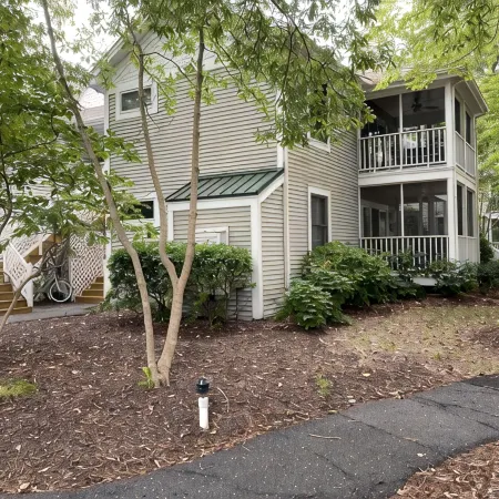 Sea Colony 2 Br, Screened Porch, Steps to Pool, Pickleball, Tennis