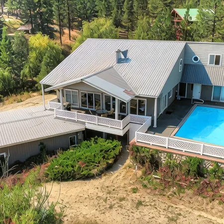 Snow Springs Pool House w/ PRIVATE heated, hotsprings pool! 5 bedrooms,Sleeps 15