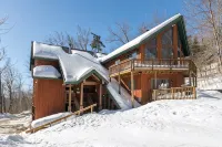 Luxury 8BR Ski In/Out Okemo Chalet on Sachem Trail Sleeps 22 Adults - WiFi