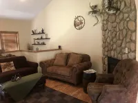 Truman Lake Vacation Home on 10 Acres, Borders Public Ground - 3-Star