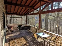 Secluded Mountain Cabin by the New River l Hot Tub + Game Room l Pet-Friendly - 2-Star