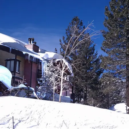 Year round fun luxury location steps to Village, close to all outdoor activities