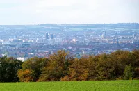 Comfortable apartment high above Dresden at the top of the Elbe valley - Homestays
